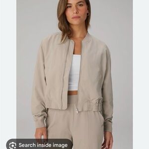 NWT Fabletics Two Piece Set Everyday Bomber Jacket Wide Leg Trouser Large